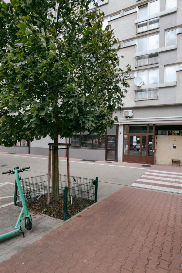 Przechodnia 2 Yellow - Biurko Oraz Wygodny Fotel Do Pracy - Better Rental Варшава Экстерьер фото